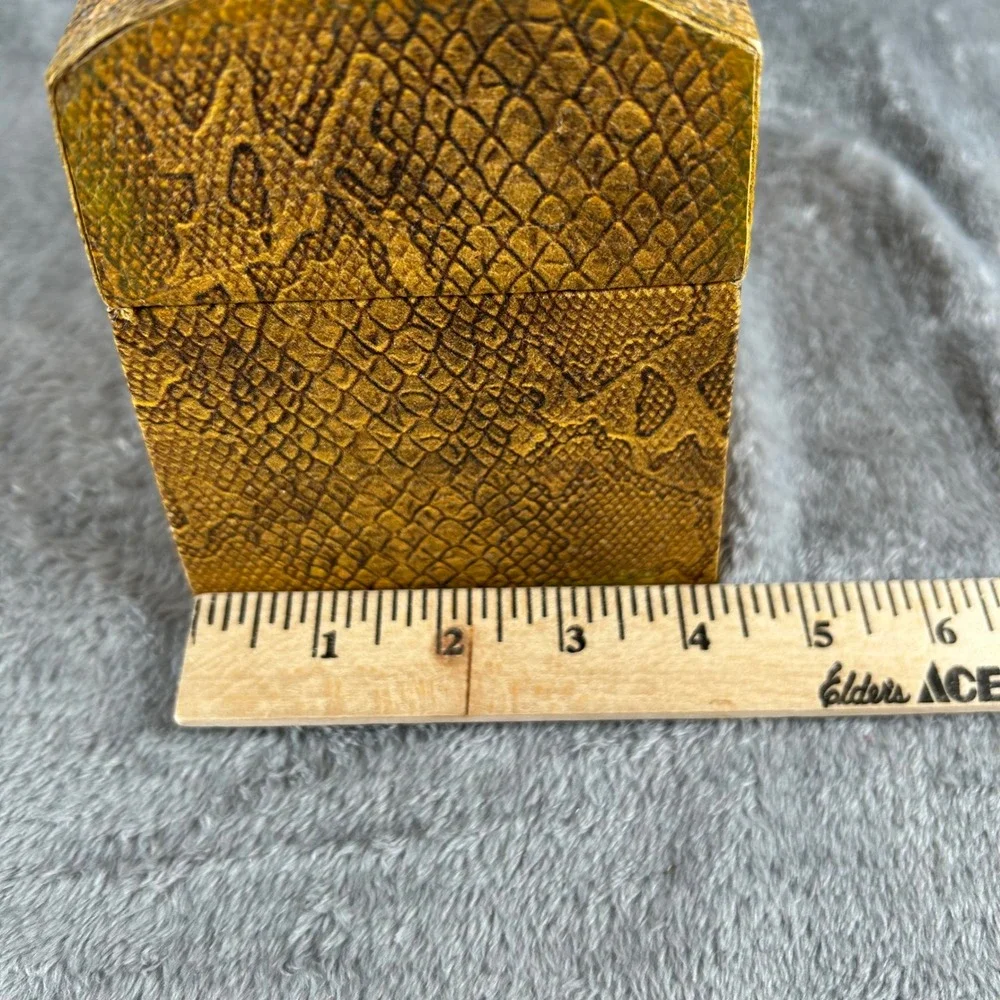 Vintage Snakeskin Embossed Treasure Chest Jewelry Box Bronze Handle Latch Yellow